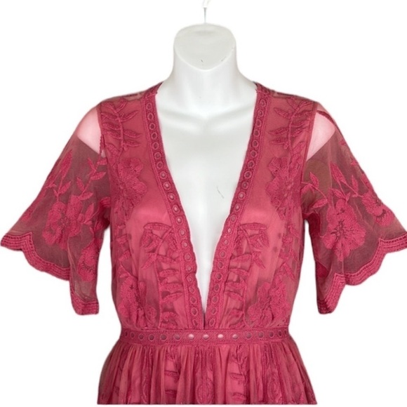 Honey Punch Sheer Floral Lace Overlay Maxi Romper Dress NWT - Picture 3 of 12